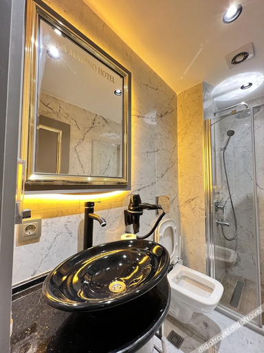 Bathroom 4, Taksim Larissa Hotel Suites, Beyoğlu