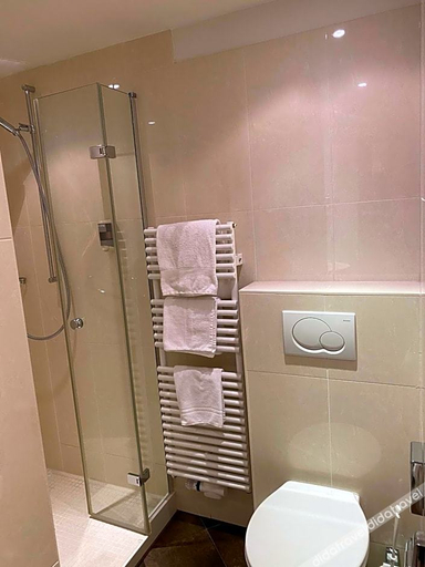 Bathroom 5, Hotel Kraft München, München