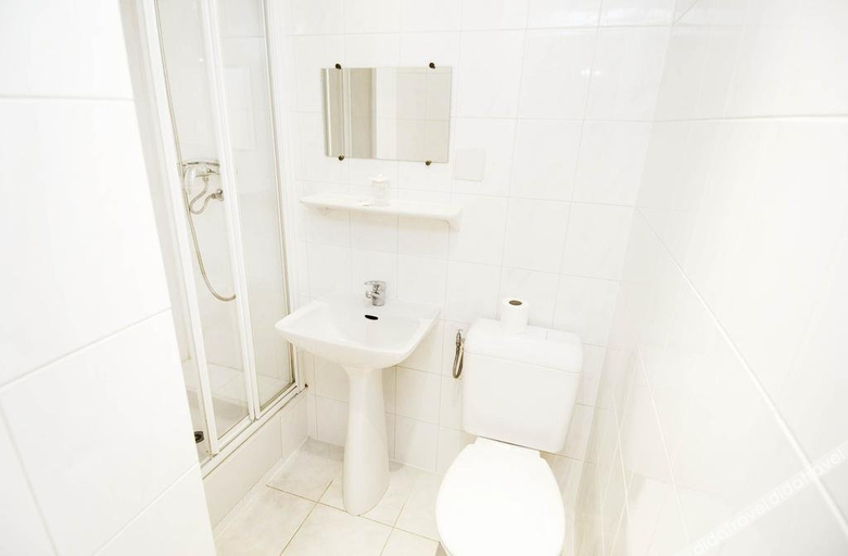 Bathroom 4, Hôtel du Mont Blanc, Paris