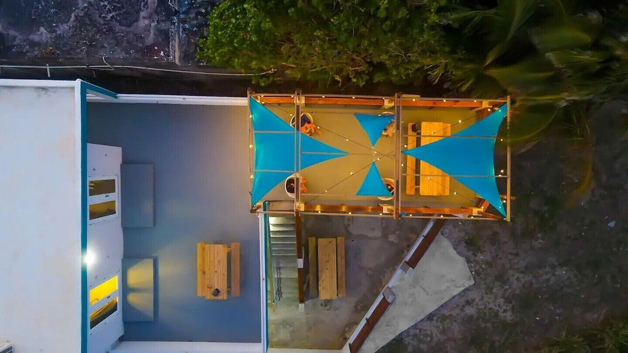 Exterior & Views 2, The Surfing Turtle
