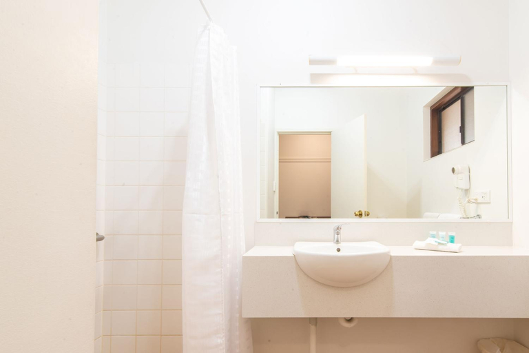 Bathroom 4