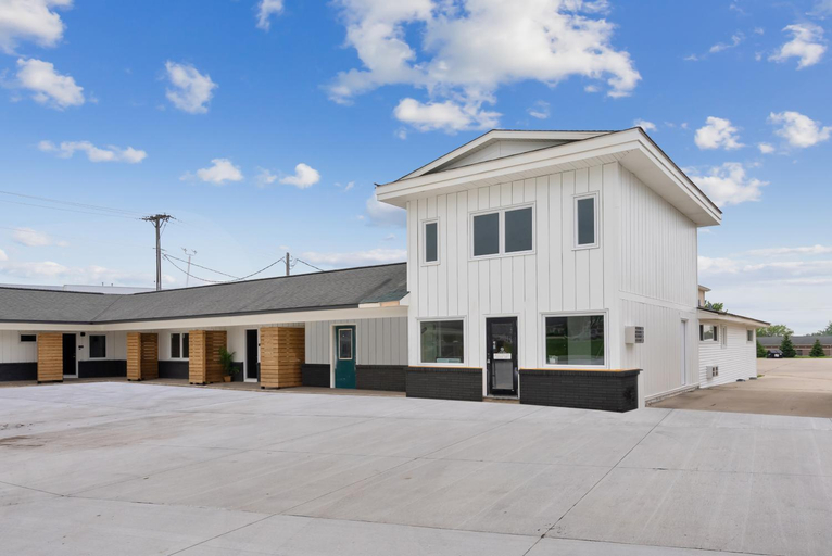 Exterior & Views 2, Falls Edge Studios, Black Hawk