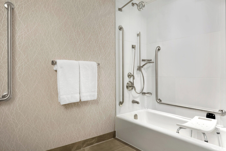 Bathroom 5, Courtyard by Marriott Toronto Mississauga/West, Peel