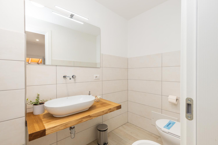 Bathroom 3, Mariposa Rooms, Ogliastra
