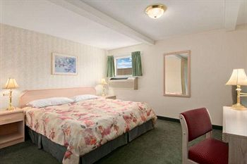 Others 3, Hotel Zed Kelowna, Central Okanagan