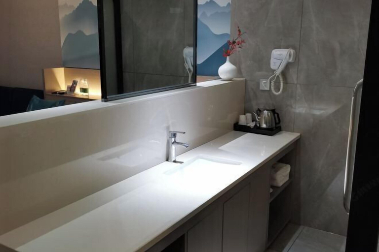 Bathroom 4, Qinyu Hotel, Haikou