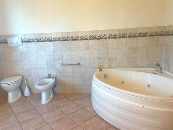 Bathroom 3, Sunshine, Perugia