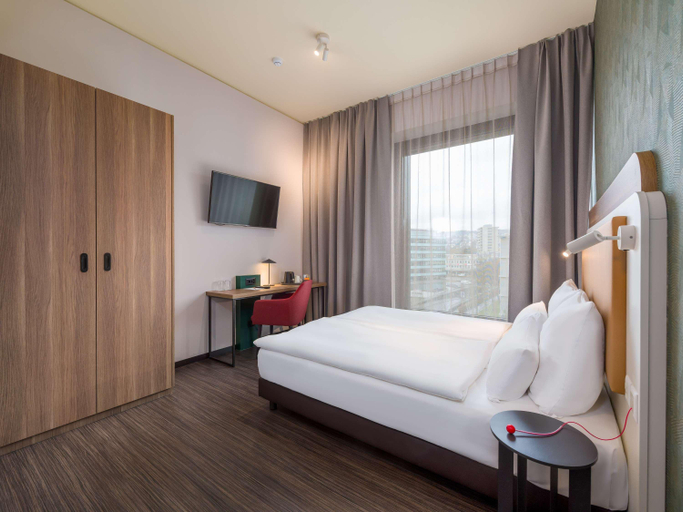Bedroom 12