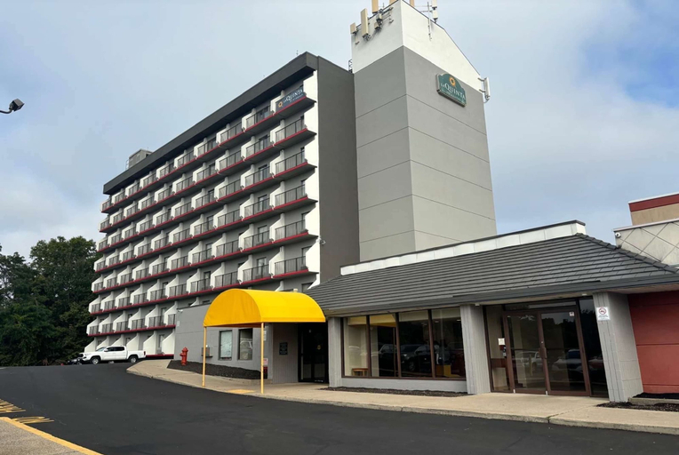 La Quinta Inn & Suites by Wyndham Stamford / New York City, Fairfield