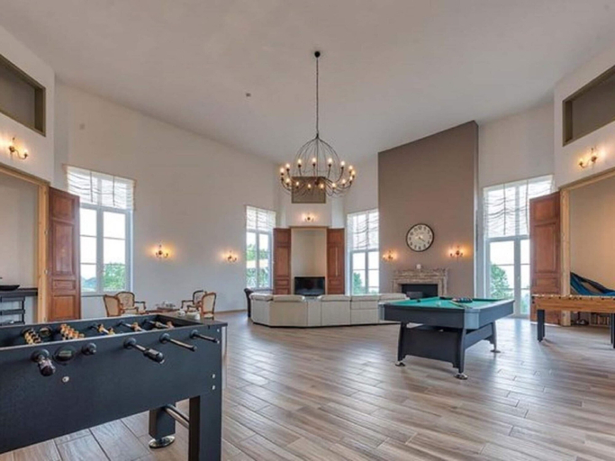 Others 4, Elegant Hillside Mansion, Namur
