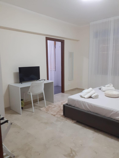 5, LOVELY BIANCO - Rooms & Apartment, Reggio Di Calabria