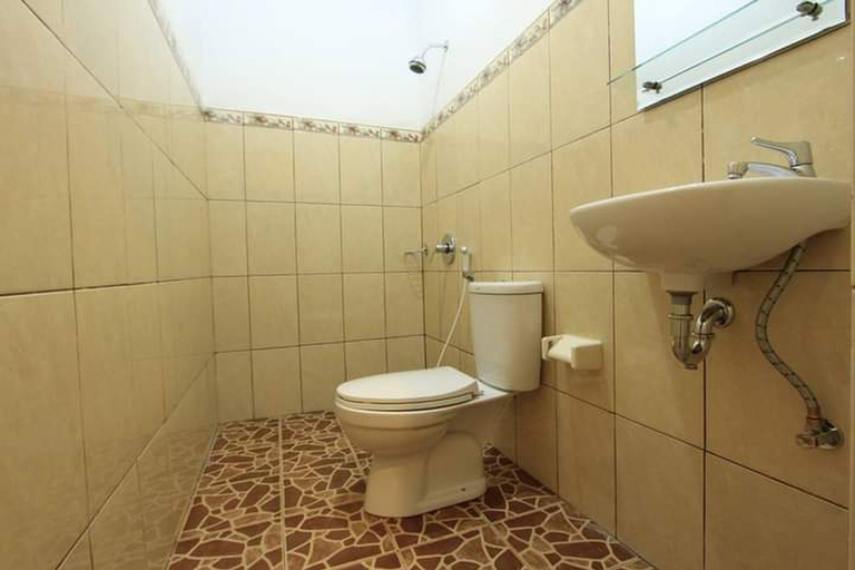 Bathroom 3, Sila Urip Guest House, Gianyar