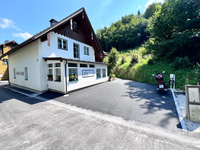 Ferienwohnungen Mikula-Hubacek, Liezen