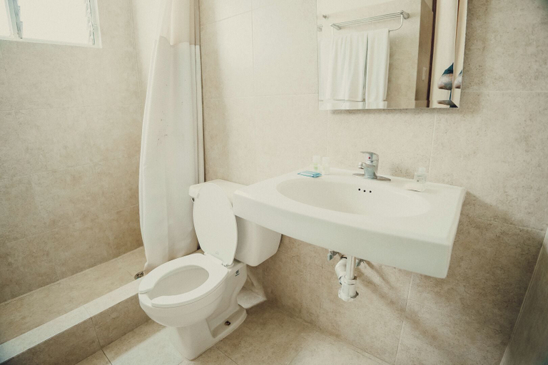 Bathroom, Villas Del Sol Hotel, Del Centro