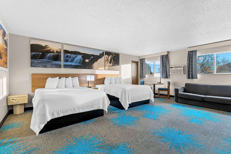 Bedroom 3, Days Inn by Wyndham Sioux Falls Empire, Minnehaha