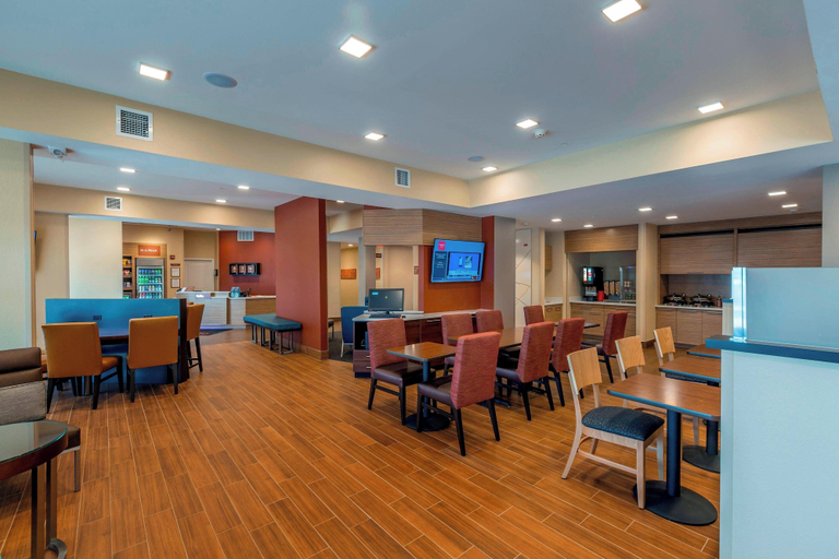 Food & Drinks 4, TownePlace Suites by Marriott Hopkinsville, Christian