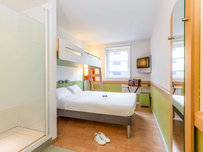 Bedroom 13