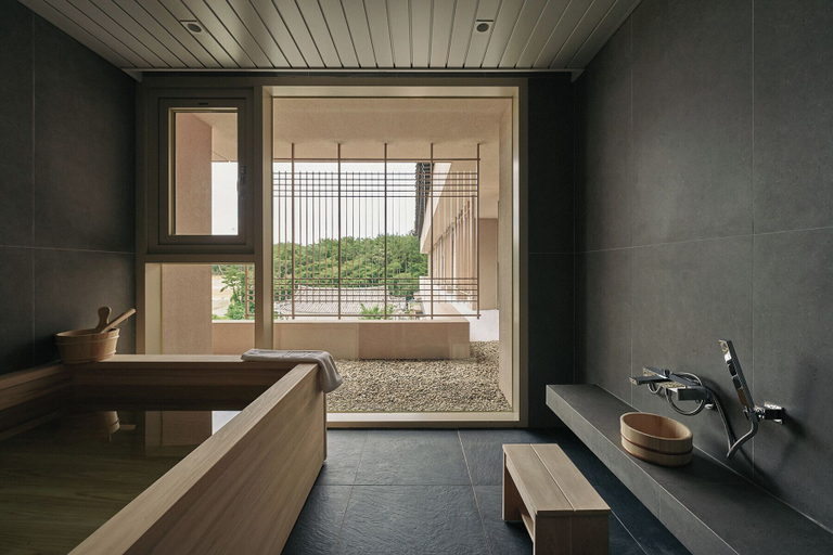 Bathroom 4, IJE Gyeongju, Gyeongju