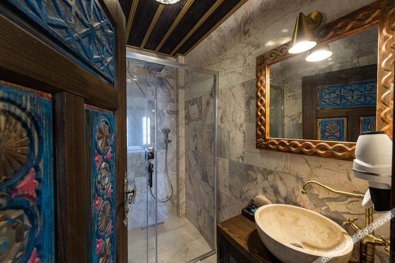 Bathroom 5, Foremanson Cave Hotel, Nevşehir