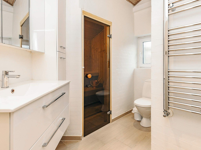 Bathroom 3, 5 Star Holiday Home in Hjorring, Hjørring