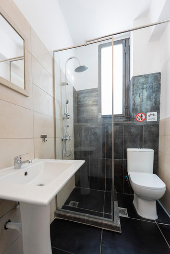 Bathroom 2, Ati-Key Residence, Attica