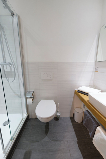Bathroom 5, Hotel garni Viktoria, Lindau (Bodensee)