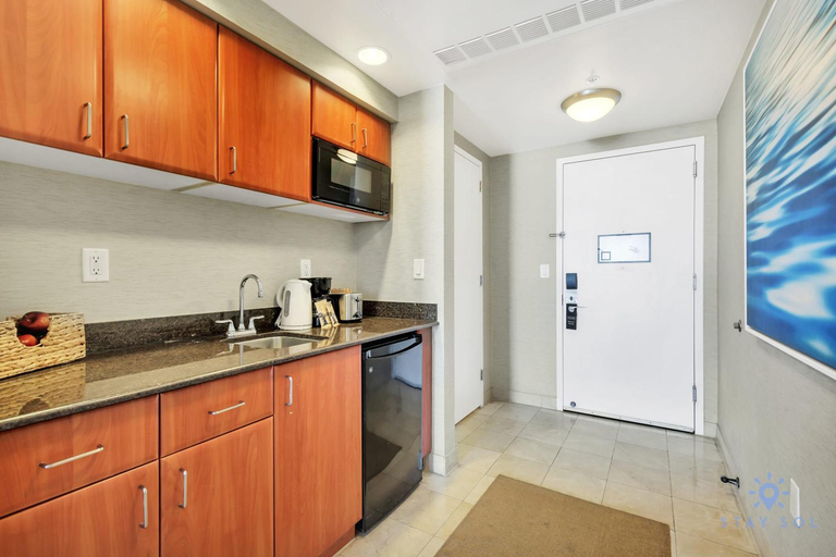 Others 2, Deluxe Studio Balcony Bay View Amazing Pool, Miami-Dade