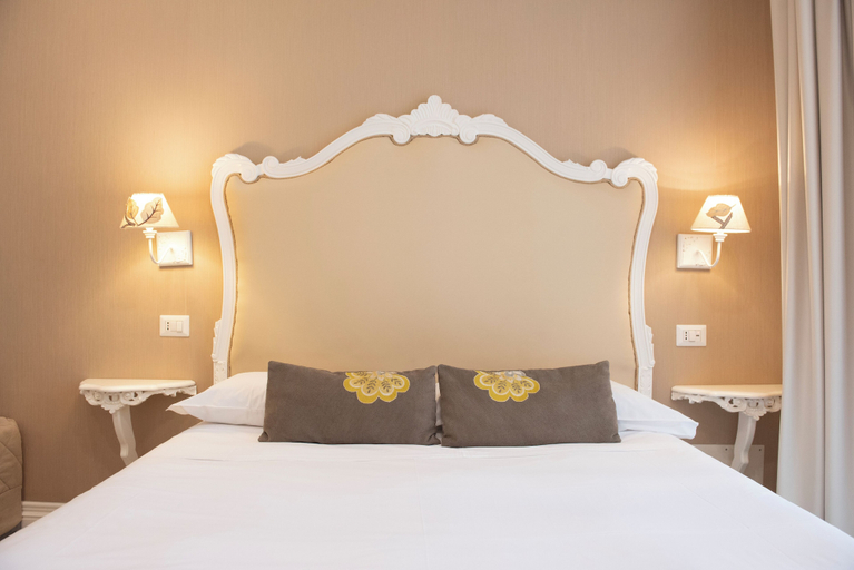 Bedroom 4, Certosa Suite, Napoli