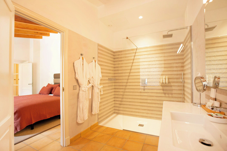 Bathroom 4, Hotel y Apartamentos DES PUIG, Baleares