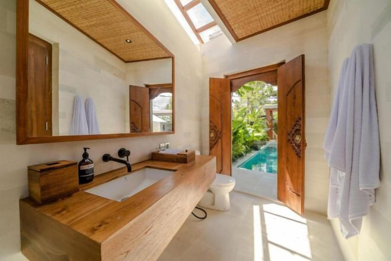Bathroom 28