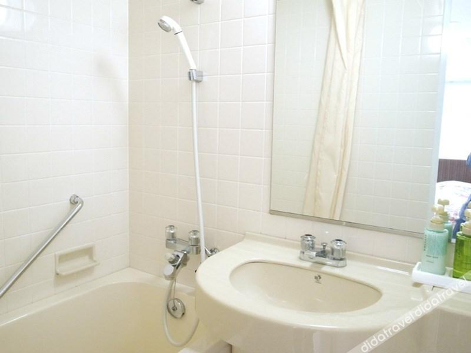 Bathroom 3, Takatsuki Sun Hotel, Takatsuki