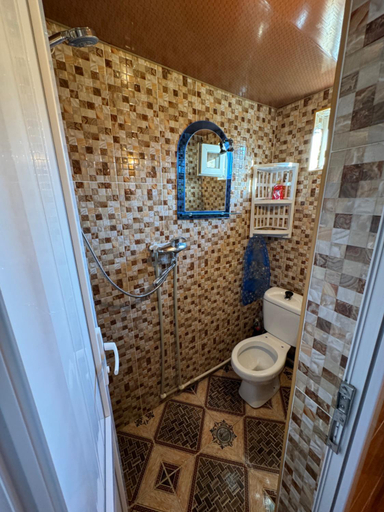 Bathroom 2, Guesthouse Lirde-საოჯახო სასტუმრო ლირდე, Mestia