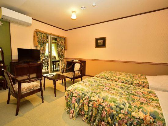 British House Rondo, Nasu