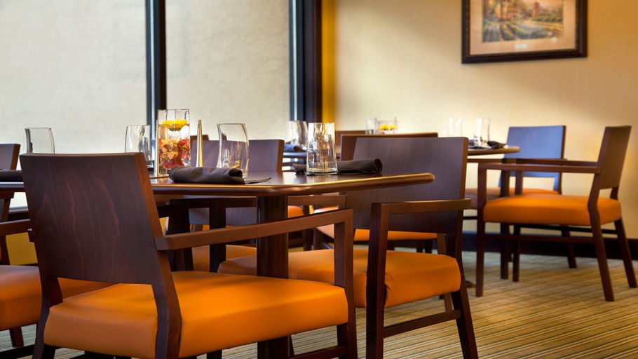 Food & Drinks 5, Hotel Gurnee, Lake