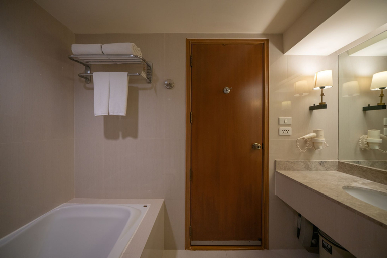 Bathroom 30