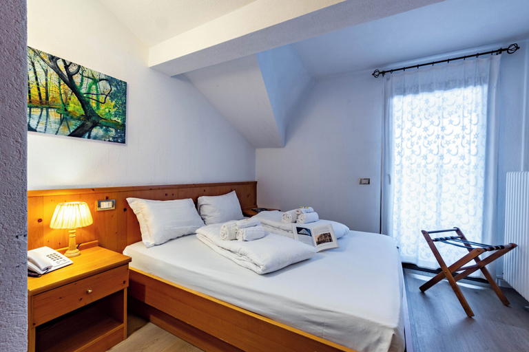 Bedroom 2, Hotel Grizzly, Trento