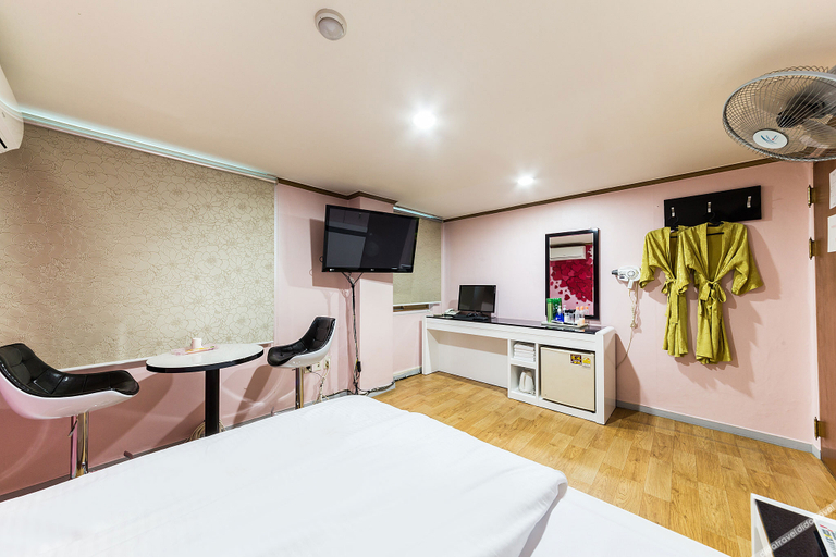 Bedroom 2, Cheongnyangni Dongbu Motel, Dong-daemun