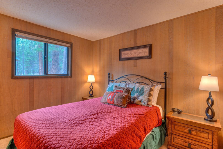 Bedroom 3, Lynx Lane 3, Deschutes