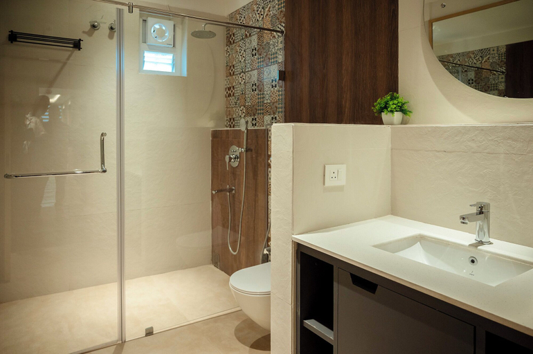 Bathroom 5, HOTEL LAKE VIEW, Murshidabad
