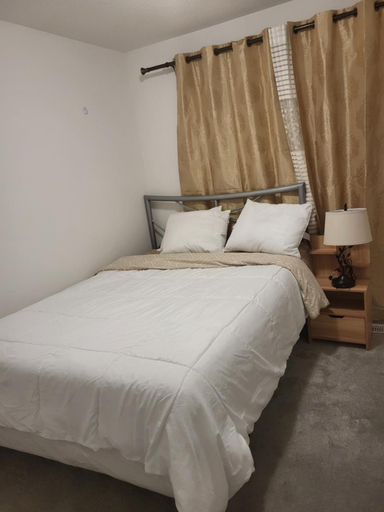Bedroom 3, Lovely Townhouse for Short-Term Stay, Ottawa