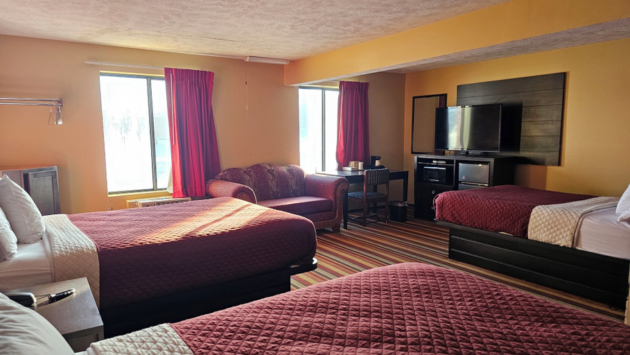 Bedroom 3, Budgetel Inn and Suites, Bourbon