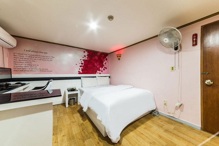 Bedroom 3, Cheongnyangni Dongbu Motel, Dong-daemun