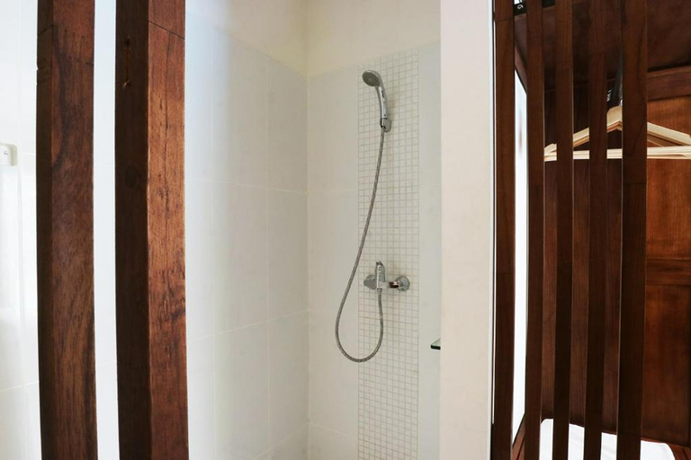 Bathroom 19