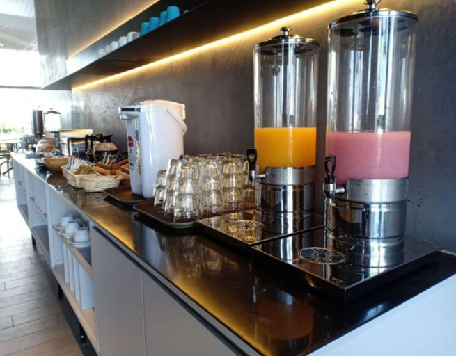 Food & Drinks 4, Expressionz Suites by iHost Global, Kuala Lumpur
