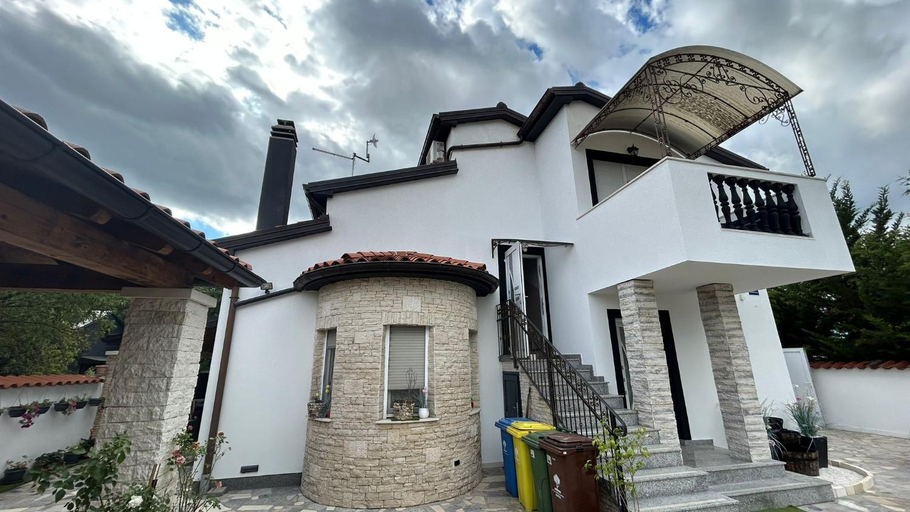 Others 4, Apartmani Nada, Pula