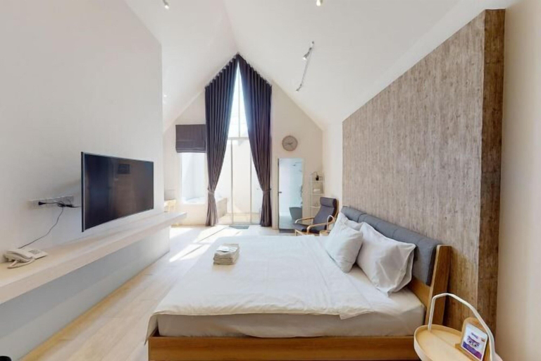 Bedroom 13