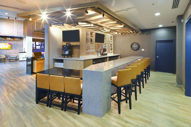 Food & Drinks 5, Hyatt Place Gilbert, Maricopa