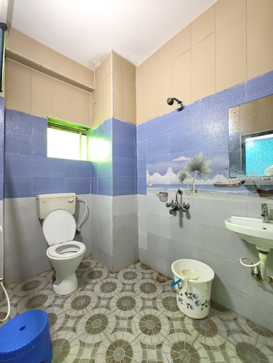 Bathroom, Goroomgo Puri Inn Puri, Puri
