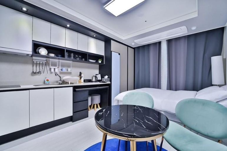 Dining Room 8