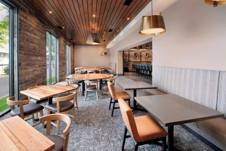 Food & Drinks 4, Delta Hotels by Marriott Seattle Everett, Snohomish